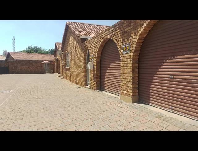 3 BEDROOM TOWNHOUSE FOR SALE IN HOMELAKE